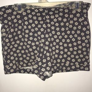 Brandy Melville Flower shorts